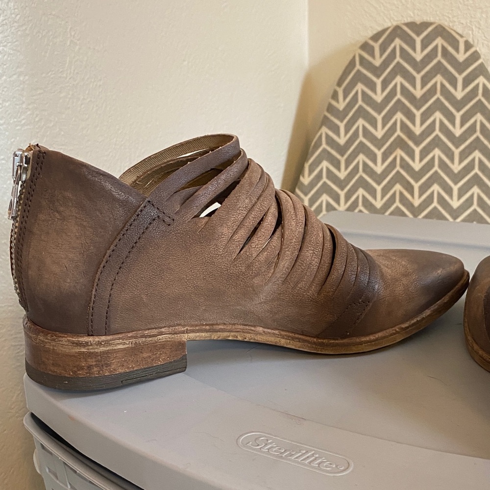 Free People Brown Leather Women’s Boots like new - Picture 6 of 14